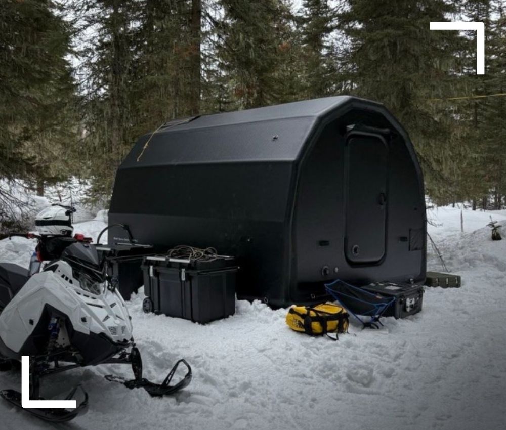 Spectre shelter in the snow